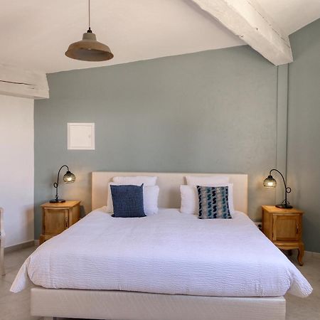 Le Hameau Fleur De Pierres , Chambre , Gite Et Table D'Hotes Murs  المظهر الخارجي الصورة