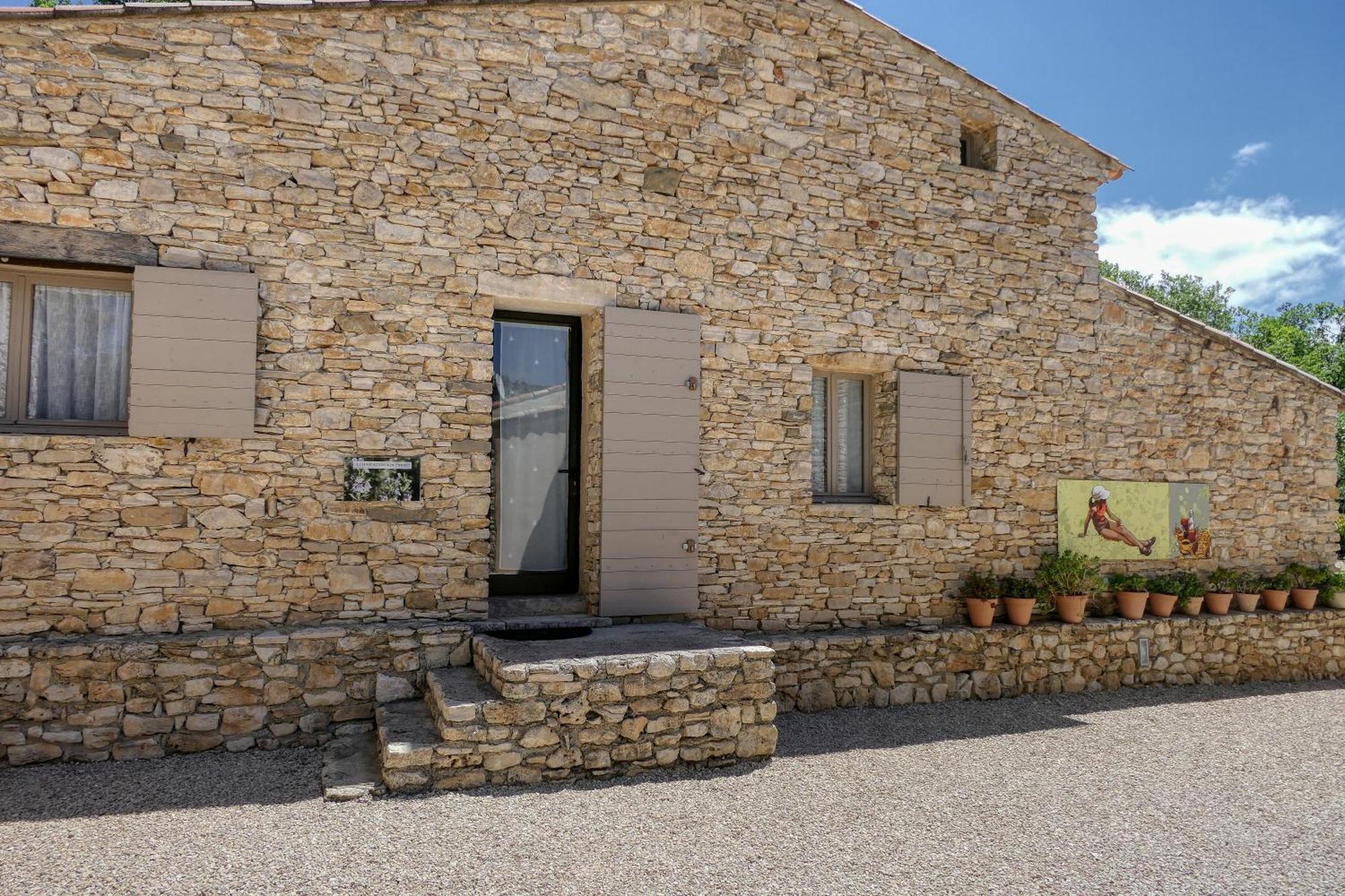 Le Hameau Fleur De Pierres , Chambre , Gite Et Table D'Hotes Murs  المظهر الخارجي الصورة