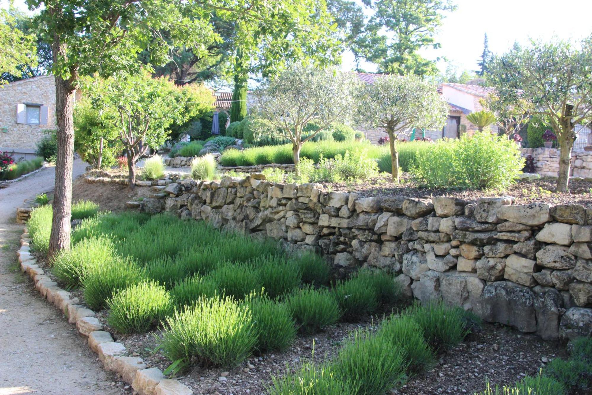 Le Hameau Fleur De Pierres , Chambre , Gite Et Table D'Hotes Murs  المظهر الخارجي الصورة