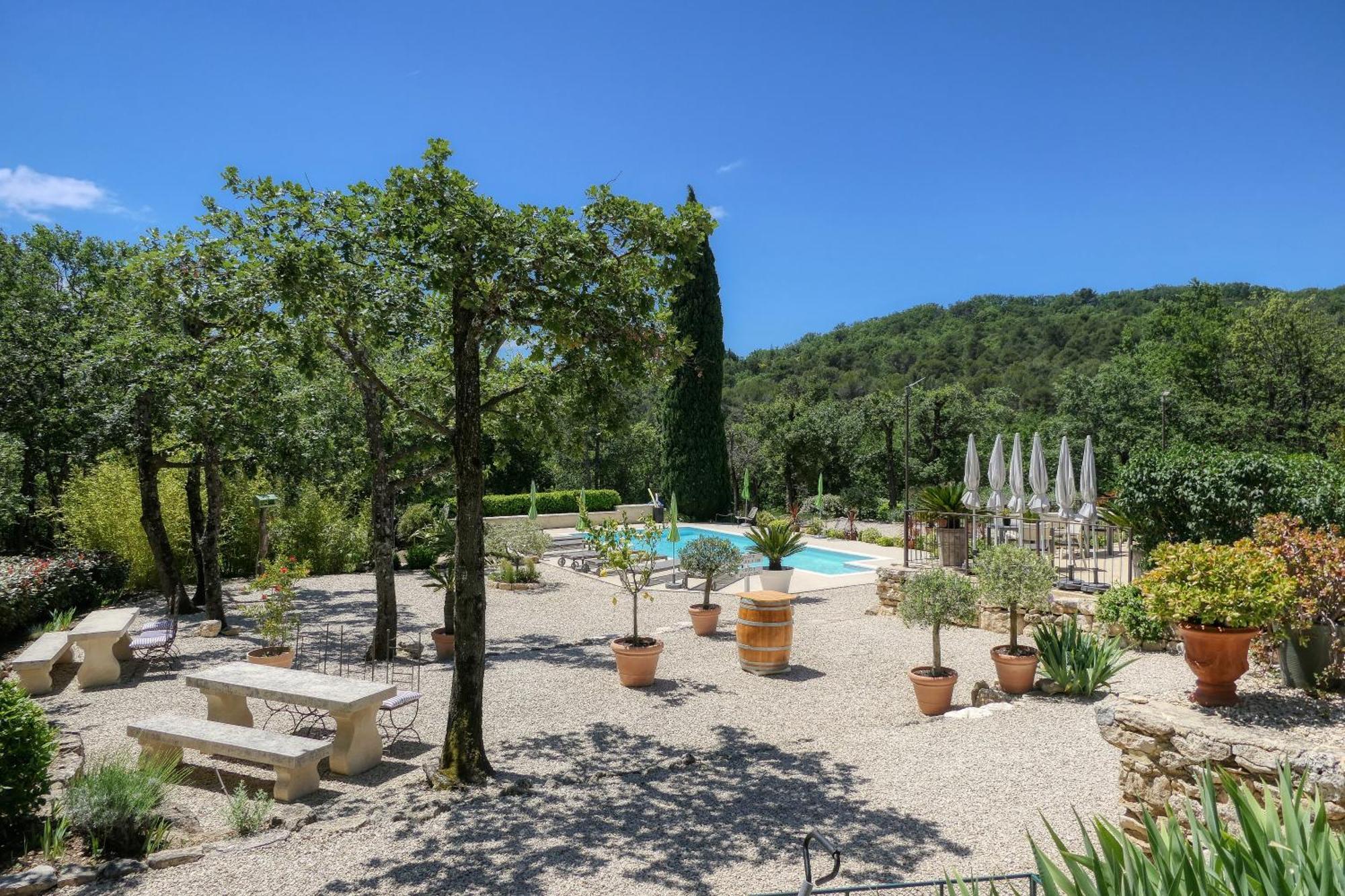 Le Hameau Fleur De Pierres , Chambre , Gite Et Table D'Hotes Murs  المظهر الخارجي الصورة
