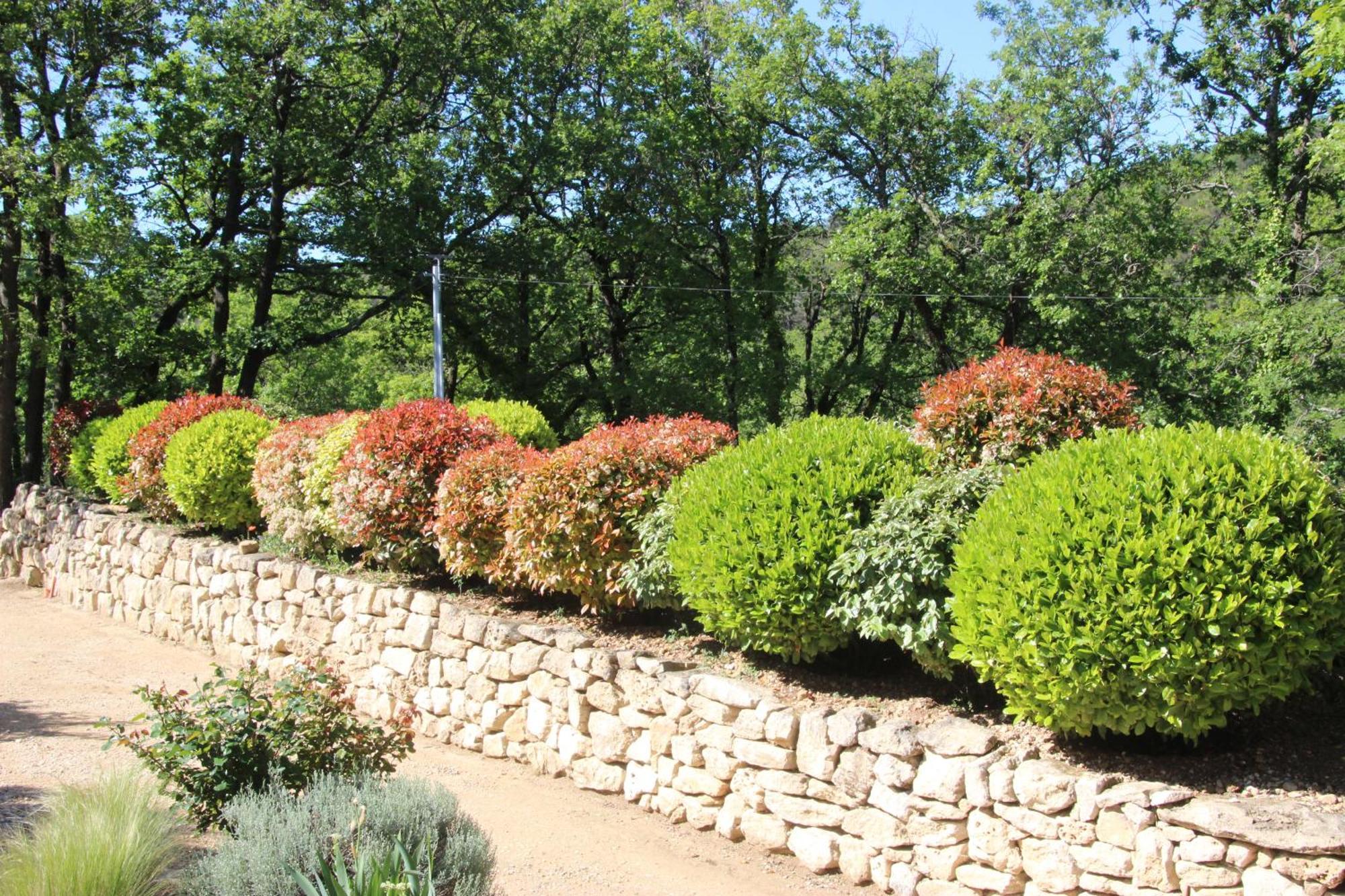 Le Hameau Fleur De Pierres , Chambre , Gite Et Table D'Hotes Murs  المظهر الخارجي الصورة