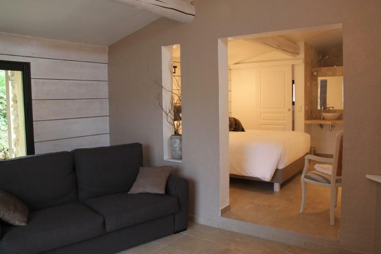 Le Hameau Fleur De Pierres , Chambre , Gite Et Table D'Hotes Murs  المظهر الخارجي الصورة